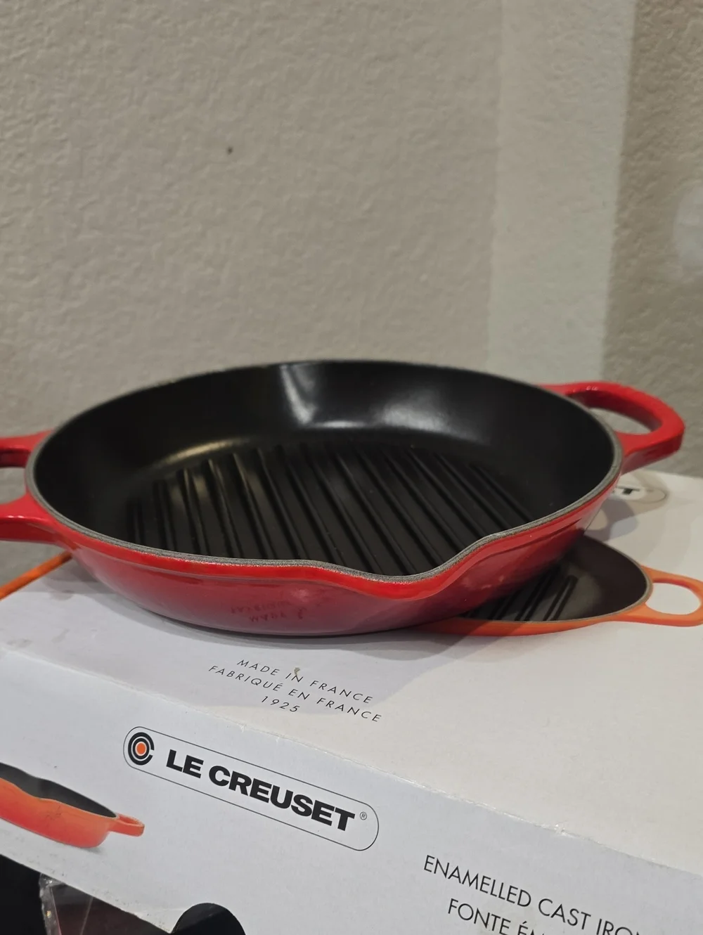 Le Creuset Signature Deep Enamel Cast Iron Grill Pan- Cerise